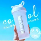Шейкер спортивний + пружина 700 мл Myprotein білий
