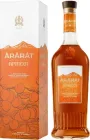 Спиртний напій ARARAT Apricot 0.5 л 30% в подарунковій упаковці (4850001007739N)